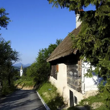 Holiday House Polutnikova Kajza Ferienhaus *